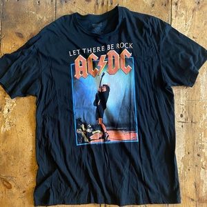 XL AC/DC shirt